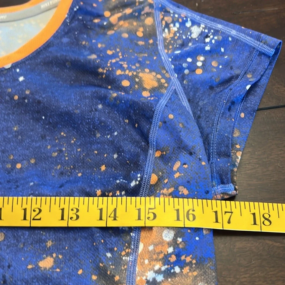 Nike running dry fit  Blue and Orange Splatter Shirt. Size m